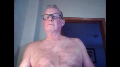 Snapshot of robo0000 chatting on May 15, 11:01 pm robo0000 online show from May 15, 11:01 pm