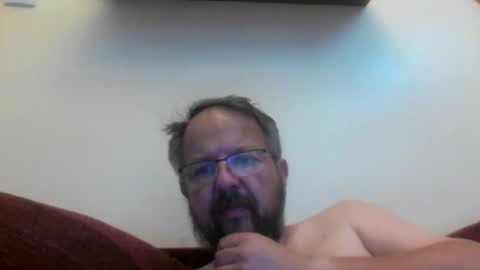 Snapshot of robxx32 chatting on June 1, 8:16 am robxx32 online show from June 1, 8:16 am