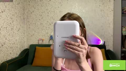 robynsentinella online show from April 19, 3:06 am