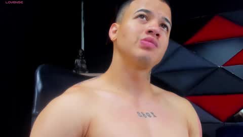 rocco_santos online show from February 5, 6:56 pm