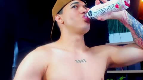 Snapshot of rocco_santos chatting on April 21, 6:34 pm rocco_santos online show from April 21, 6:34 pm