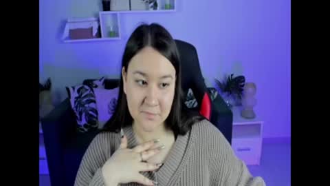 She knows online show from December 6, 9:21 am