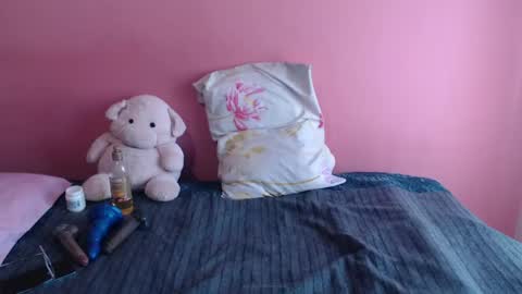 Snapshot of rochelle_xxx chatting on April 22, 3:13 pm Rochelle online show from April 22, 3:13 pm