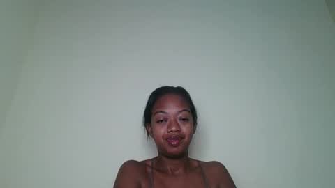 rochellinah online show from May 4, 1:45 am