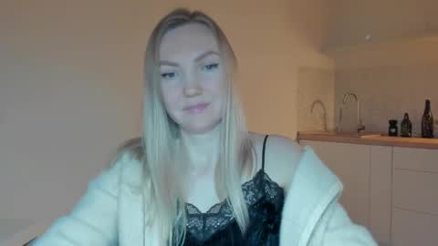 Snapshot of rock__baby chatting on June 1, 9:49 pm rock__baby online show from June 1, 9:49 pm