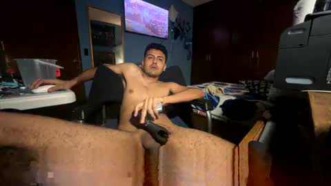 Snapshot of rockdrigo31 chatting on November 18, 6:18 am rockdrigo31 online show from November 18, 6:18 am