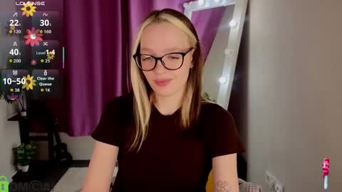 Snapshot of rockett_bunny chatting on May 23, 12:49 am Rockett online show from May 23, 12:49 am