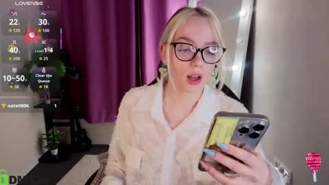 Snapshot of rockett_bunny chatting on May 25, 12:49 am Rockett online show from May 25, 12:49 am