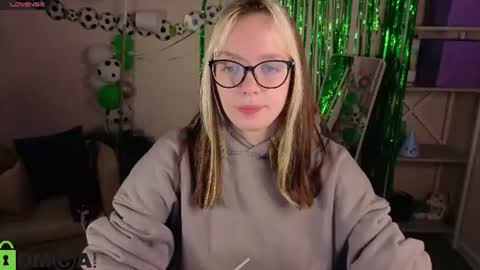 Snapshot of rockett_bunny chatting on July 8, 12:59 am Rockett online show from July 8, 12:59 am