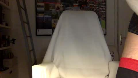 Snapshot of rocketviper chatting on March 31, 9:48 pm RocketViper online show from March 31, 9:48 pm