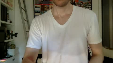 Snapshot of rocketviper chatting on June 21, 3:03 pm RocketViper online show from June 21, 3:03 pm
