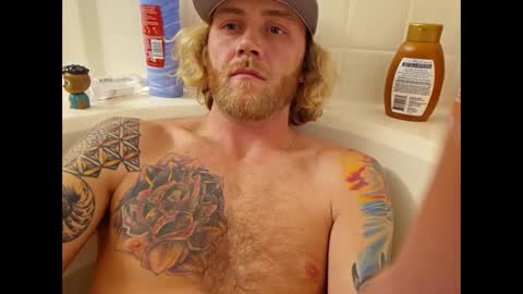 Snapshot of rockhardsurfers chatting on December 14, 5:07 am rockhardsurfers online show from December 14, 5:07 am