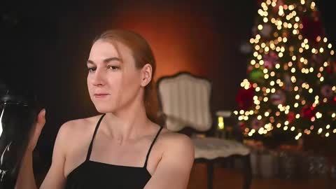 Snapshot of rocknrose chatting on December 4, 9:57 pm RocknRose online show from December 4, 9:57 pm