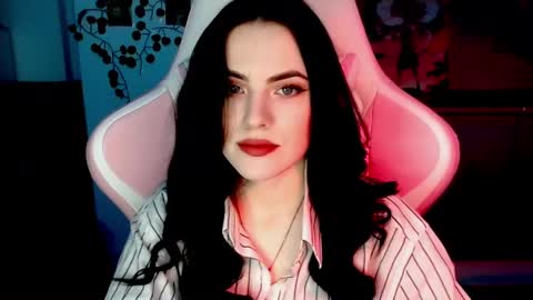 Sophie  online show from December 4, 1:31 pm