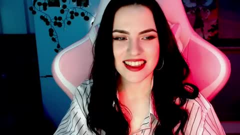 Sophie  online show from December 5, 2:33 pm