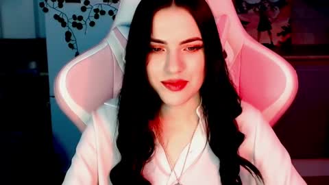 Sophie  online show from December 6, 9:32 am