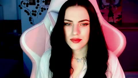 Sophie  online show from December 7, 9:28 am