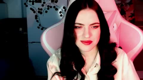 Sophie  online show from December 8, 10:30 am