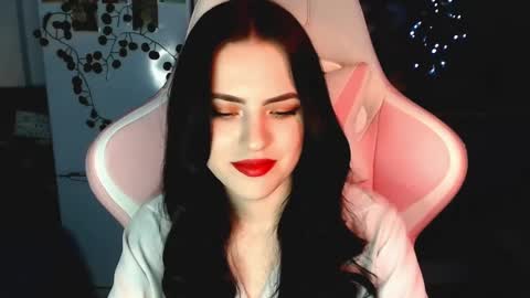 Sophie  online show from December 18, 2:06 pm