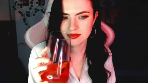 Sophie  online show from December 29, 4:40 pm