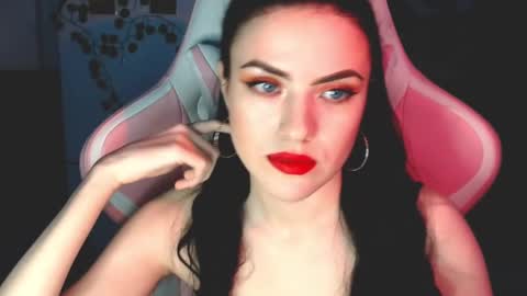 Sophie  online show from January 4, 1:42 pm