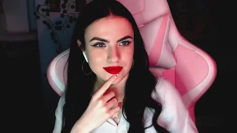 Sophie  online show from February 1, 1:30 pm