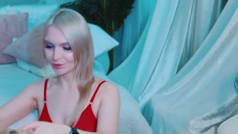 Lina and Den online show from April 4, 6:22 am