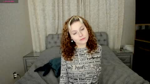 Snapshot of rocky_foxy chatting on February 2, 10:39 pm Rockel online show from February 2, 10:39 pm