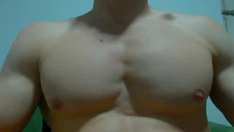 Snapshot of rocky_muscle chatting on April 28, 2:27 am rocky muscle online show from April 28, 2:27 am