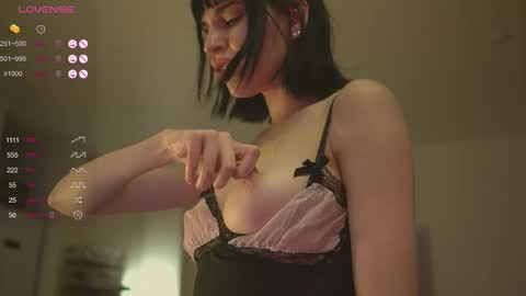 Snapshot of rodde_schlocer chatting on March 6, 8:48 pm Im Sevi online show from March 6, 8:48 pm