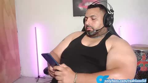 rodrixxx54 online show from December 10, 2:38 am