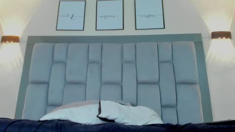 Snapshot of roger_wesley__ chatting on December 5, 2:42 am Roger Wesley online show from December 5, 2:42 am