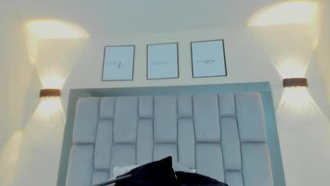 Snapshot of roger_wesley__ chatting on January 15, 5:19 am Roger Wesley online show from January 15, 5:19 am