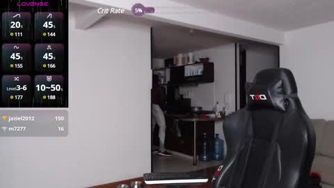 Snapshot of rogger_physique chatting on January 21, 5:38 am Rogger online show from January 21, 5:38 am