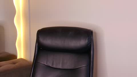 Snapshot of rohanalan_ chatting on December 23, 4:44 am Sof online show from December 23, 4:44 am