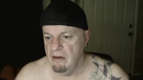 Snapshot of roinaz chatting on December 2, 5:48 am roinaz online show from December 2, 5:48 am