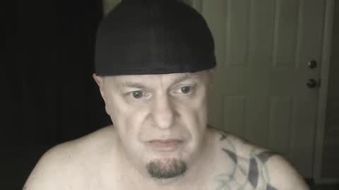 Snapshot of roinaz chatting on December 6, 8:37 am roinaz online show from December 6, 8:37 am