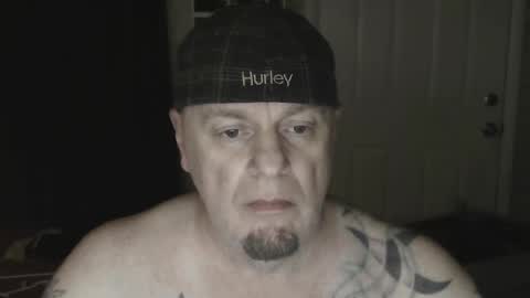 Snapshot of roinaz chatting on December 9, 8:33 am roinaz online show from December 9, 8:33 am