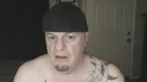 Snapshot of roinaz chatting on January 3, 2:21 am roinaz online show from January 3, 2:21 am