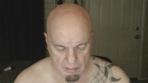 Snapshot of roinaz chatting on March 8, 3:17 am roinaz online show from March 8, 3:17 am