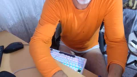 Snapshot of rokettttt chatting on November 18, 9:19 pm rokettttt online show from November 18, 9:19 pm