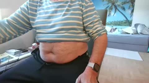 Snapshot of rolandloser1000 chatting on November 6, 7:53 am rolandloser1000 online show from November 6, 7:53 am