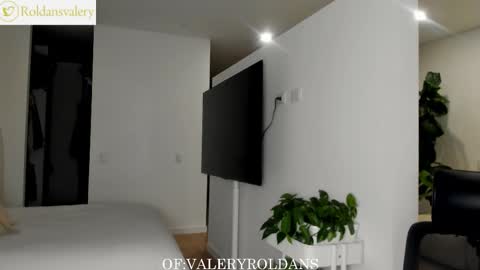 Valery Roldans online show from November 6, 2:45 am