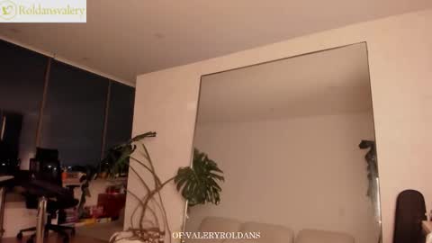 Valery Roldans online show from February 11, 1:32 am