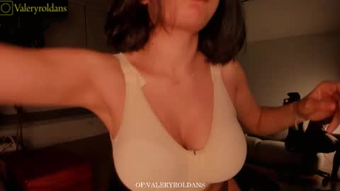 Valery Roldans online show from February 12, 1:00 am