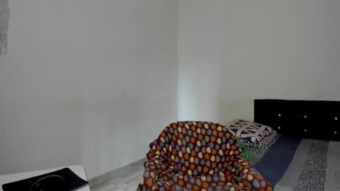 rolling_05 online show from December 2, 8:37 pm