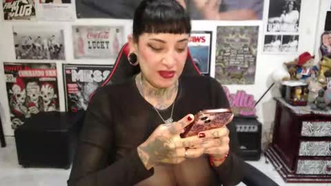 Snapshot of rollyderolandia666 chatting on November 15, 10:48 pm Rolly online show from November 15, 10:48 pm