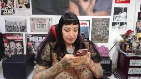 Snapshot of rollyderolandia666 chatting on December 3, 10:30 pm Rolly online show from December 3, 10:30 pm