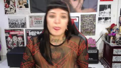 Snapshot of rollyderolandia666 chatting on December 16, 10:26 pm Rolly online show from December 16, 10:26 pm