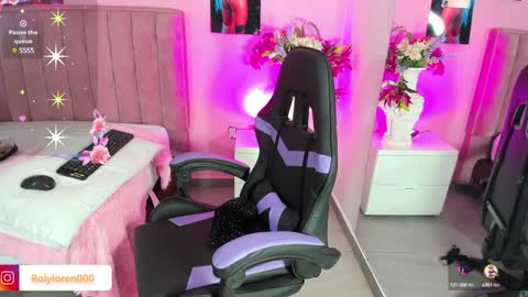 Snapshot of rolyloren chatting on December 3, 12:49 pm Marcela online show from December 3, 12:49 pm